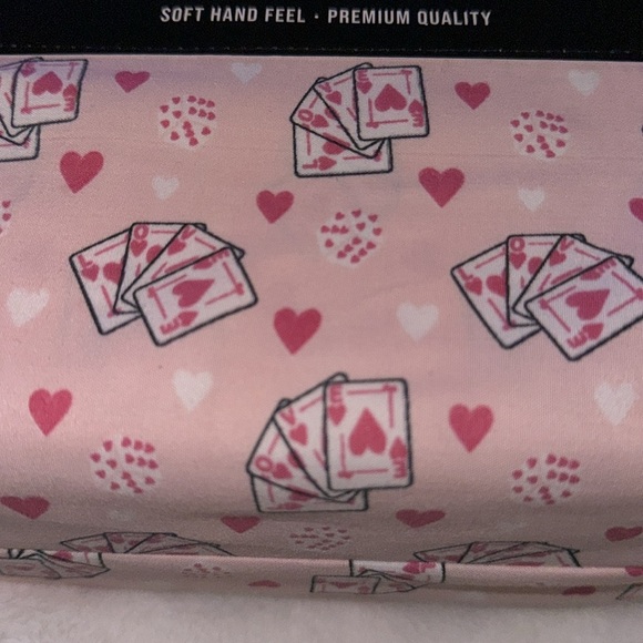 Lucky brand 2024 Valentine’s Day love card queen sheet set  - Picture 2 of 6